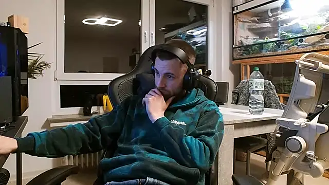 ademandjulia online show from 02/19/26, 06:15