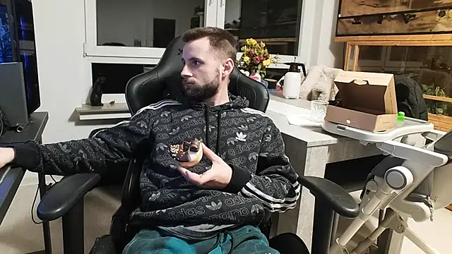 ademandjulia online show from 03/16/26, 11:09