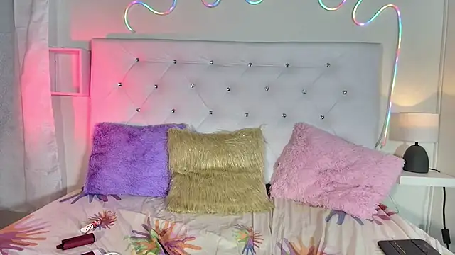 Snapshot of ariana_smiith chatting on 02/28/25, 10:50 ariana smiith online show from 02/28/25, 10:50