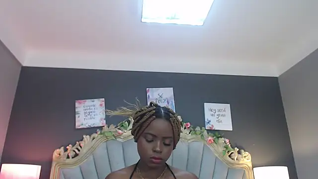 LindaBird online show from 02/21/25, 07:32