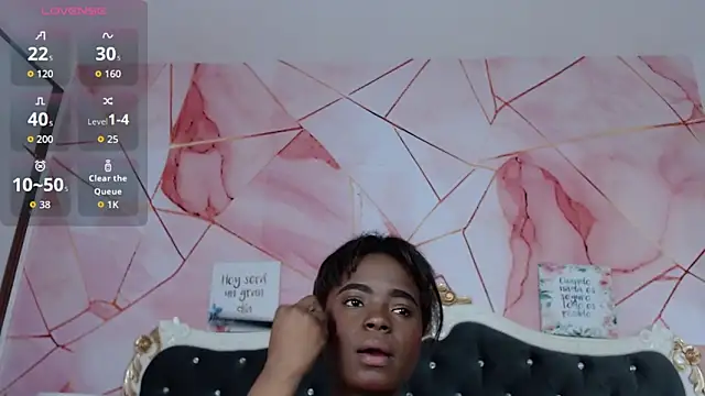 Snapshot of LindaBird chatting on 02/04/26, 12:55 LindaBird online show from 02/04/26, 12:55