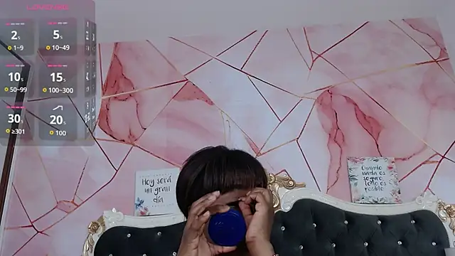 Snapshot of LindaBird chatting on 02/09/26, 08:35 LindaBird online show from 02/09/26, 08:35