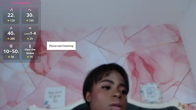 Snapshot of LindaBird chatting on 02/18/26, 08:16 LindaBird online show from 02/18/26, 08:16