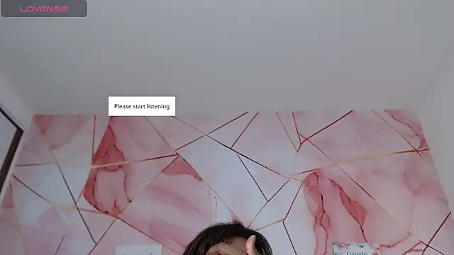 Snapshot of LindaBird chatting on 03/03/26, 08:48 LindaBird online show from 03/03/26, 08:48