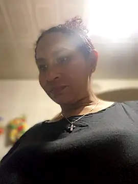 Carola-Ross online show from 09/19/25, 05:57