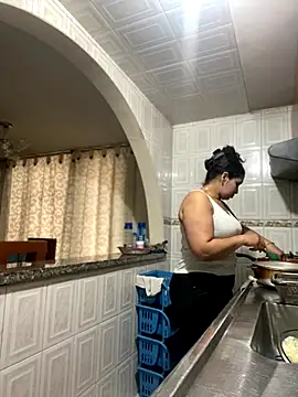 Carola-Ross online show from 11/18/25, 05:39