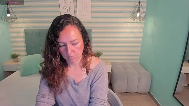 abby apple online show from 03/13/25, 01:50