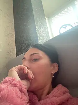 Snapshot of Miroslava1247 chatting on 10/26/25, 10:10 Miroslava1247 online show from 10/26/25, 10:10