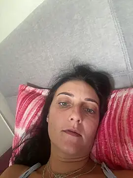 Snapshot of Miroslava1247 chatting on 08/05/26, 10:07 Miroslava1247 online show from 08/05/26, 10:07