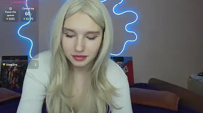 Snapshot of EvelinaLuu chatting on 03/07/25, 01:20 EvelinaLuu online show from 03/07/25, 01:20