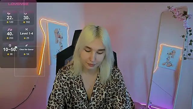 EvelinaLuu online show from 04/28/26, 01:48
