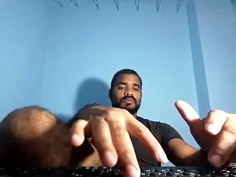 Snapshot of YOX22 chatting on 03/03/25, 05:20 YOX22 online show from 03/03/25, 05:20