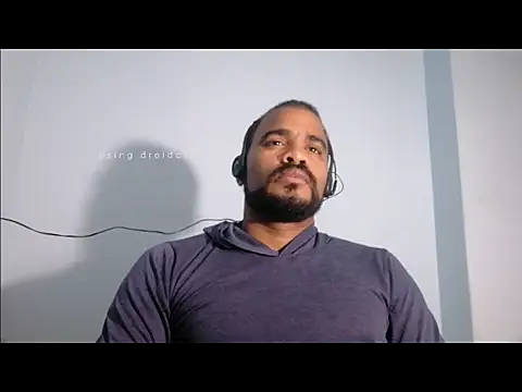 Snapshot of YOX22 chatting on 03/22/25, 05:17 YOX22 online show from 03/22/25, 05:17