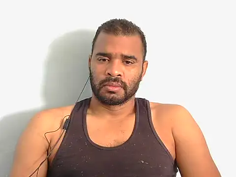 Snapshot of YOX22 chatting on 09/26/25, 02:10 YOX22 online show from 09/26/25, 02:10