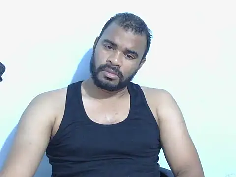 Snapshot of YOX22 chatting on 10/10/25, 04:55 YOX22 online show from 10/10/25, 04:55