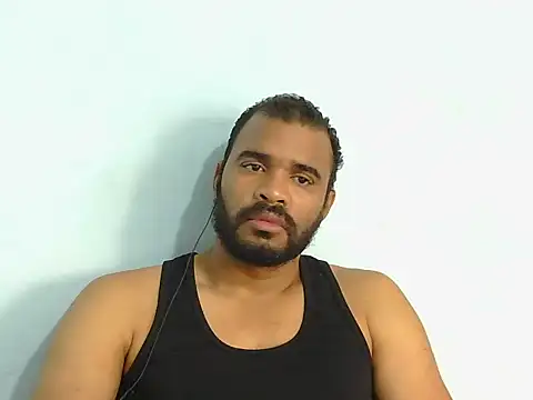 Snapshot of YOX22 chatting on 10/13/25, 01:33 YOX22 online show from 10/13/25, 01:33