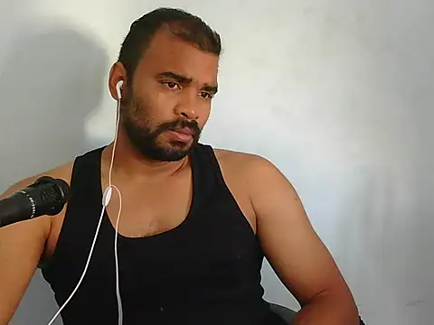 Snapshot of YOX22 chatting on 11/29/25, 09:18 YOX22 online show from 11/29/25, 09:18