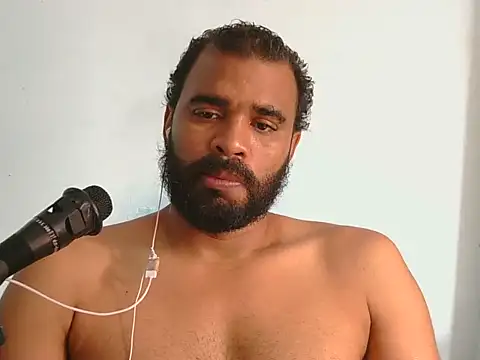 Snapshot of YOX22 chatting on 05/12/26, 01:30 YOX22 online show from 05/12/26, 01:30