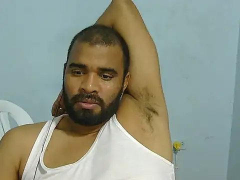 Snapshot of YOX22 chatting on 06/11/26, 11:25 YOX22 online show from 06/11/26, 11:25
