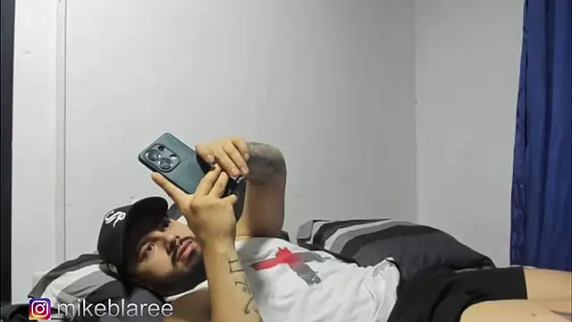 mikeblaree online show from 10/30/25, 03:24