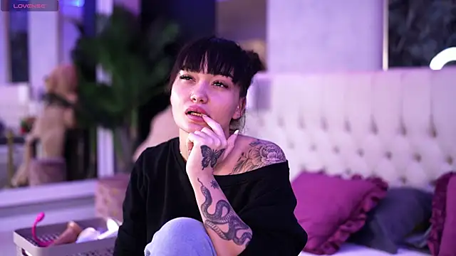 SashaFerrera online show from 10/28/25, 07:38