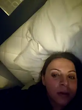 Snapshot of ShysluutGia chatting on 02/09/25, 01:56 ShysluutGia online show from 02/09/25, 01:56