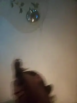 Snapshot of ShysluutGia chatting on 09/22/25, 10:28 ShysluutGia online show from 09/22/25, 10:28