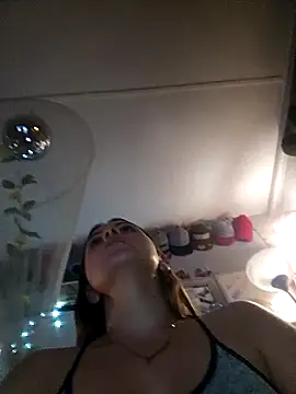 Snapshot of ShysluutGia chatting on 09/27/25, 09:25 ShysluutGia online show from 09/27/25, 09:25