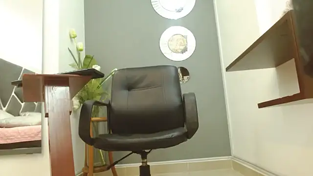 Snapshot of StephyJones1 chatting on 01/11/25, 10:18 StephyJones1 online show from 01/11/25, 10:18