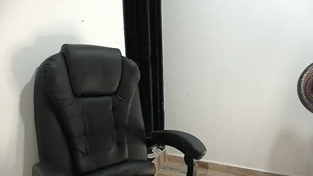 Snapshot of StephyJones1 chatting on 01/07/26, 05:04 StephyJones1 online show from 01/07/26, 05:04