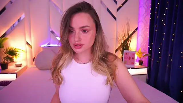 LindsieGreyy online show from 02/23/26, 08:22