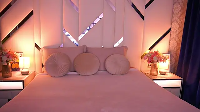 LindsieGreyy online show from 04/01/26, 06:58