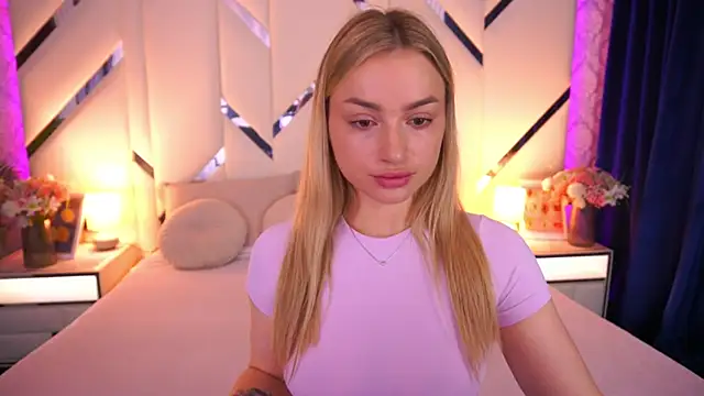 LindsieGreyy online show from 06/07/26, 06:28