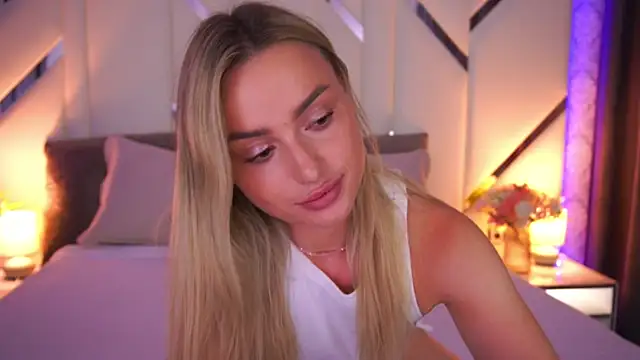 LindsieGreyy online show from 07/11/26, 01:03