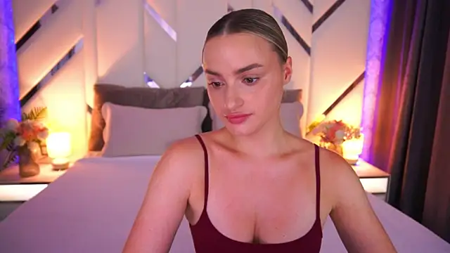 LindsieGreyy online show from 07/14/26, 01:17