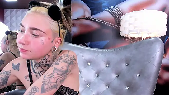 miss   angel online show from 02/11/25, 06:01