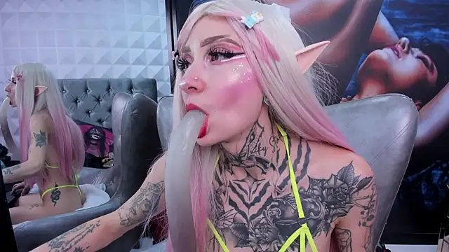 miss   angel online show from 09/19/25, 06:19