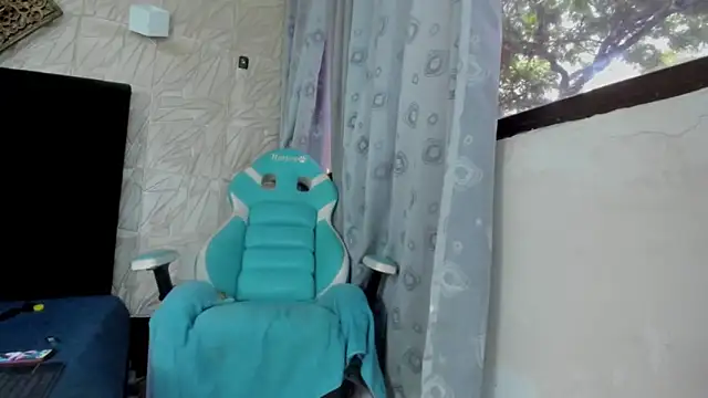 ChanelleJohnson  online show from 11/20/25, 06:51