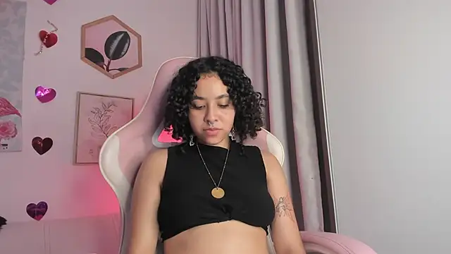 Dhalila  online show from 02/18/25, 07:43