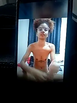 Snapshot of Felipe_OwnZ chatting on 10/11/25, 12:32 Felipe OwnZ online show from 10/11/25, 12:32
