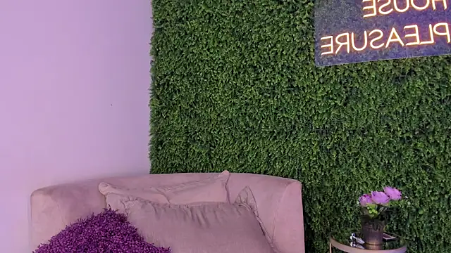 Snapshot of emmiily_z chatting on 03/11/25, 06:53 emmiily z online show from 03/11/25, 06:53