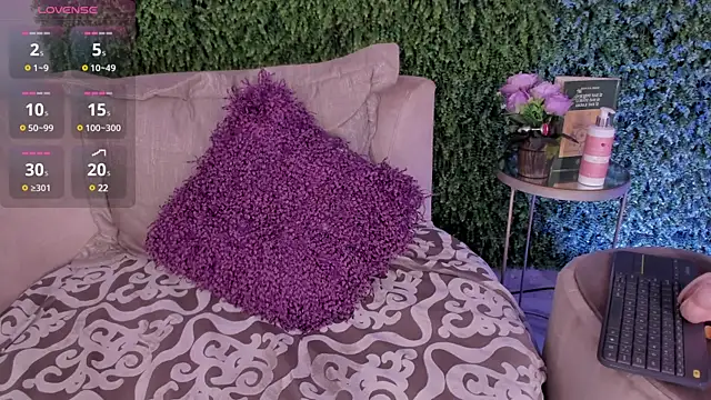 Snapshot of emmiily_z chatting on 03/17/25, 10:38 emmiily z online show from 03/17/25, 10:38