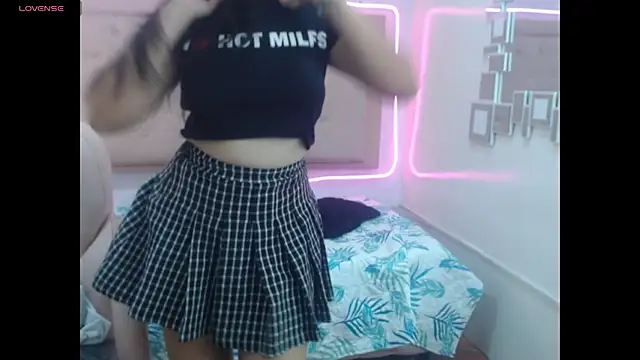 Snapshot of honnielane chatting on 02/12/25, 03:49 honnielane online show from 02/12/25, 03:49