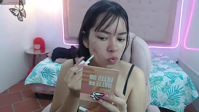 Snapshot of honnielane chatting on 02/20/25, 12:36 honnielane online show from 02/20/25, 12:36