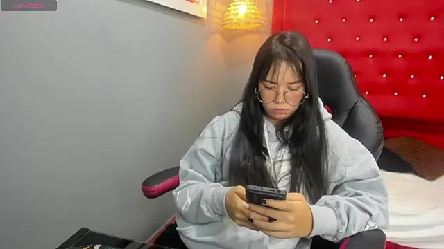 Snapshot of honnielane chatting on 03/17/25, 03:29 honnielane online show from 03/17/25, 03:29