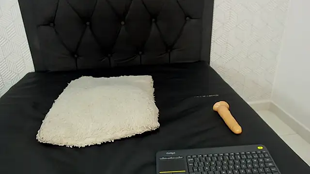 Selena fox7 online show from 03/08/25, 05:49