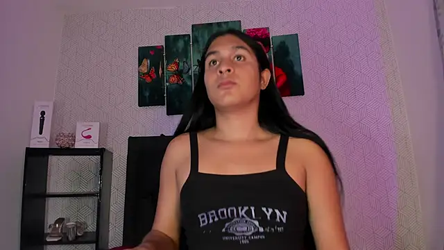 Selena fox7 online show from 09/30/25, 03:33