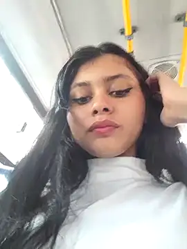 Snapshot of CHLOE_ISABELL chatting on 02/16/25, 05:26 CHLOE ISABELL online show from 02/16/25, 05:26