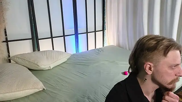 Saint Vicious online show from 03/22/25, 08:26