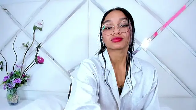 Lynda Bonnie online show from 03/22/25, 04:04